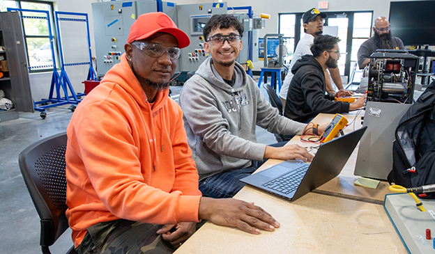 Students in manufacturing class